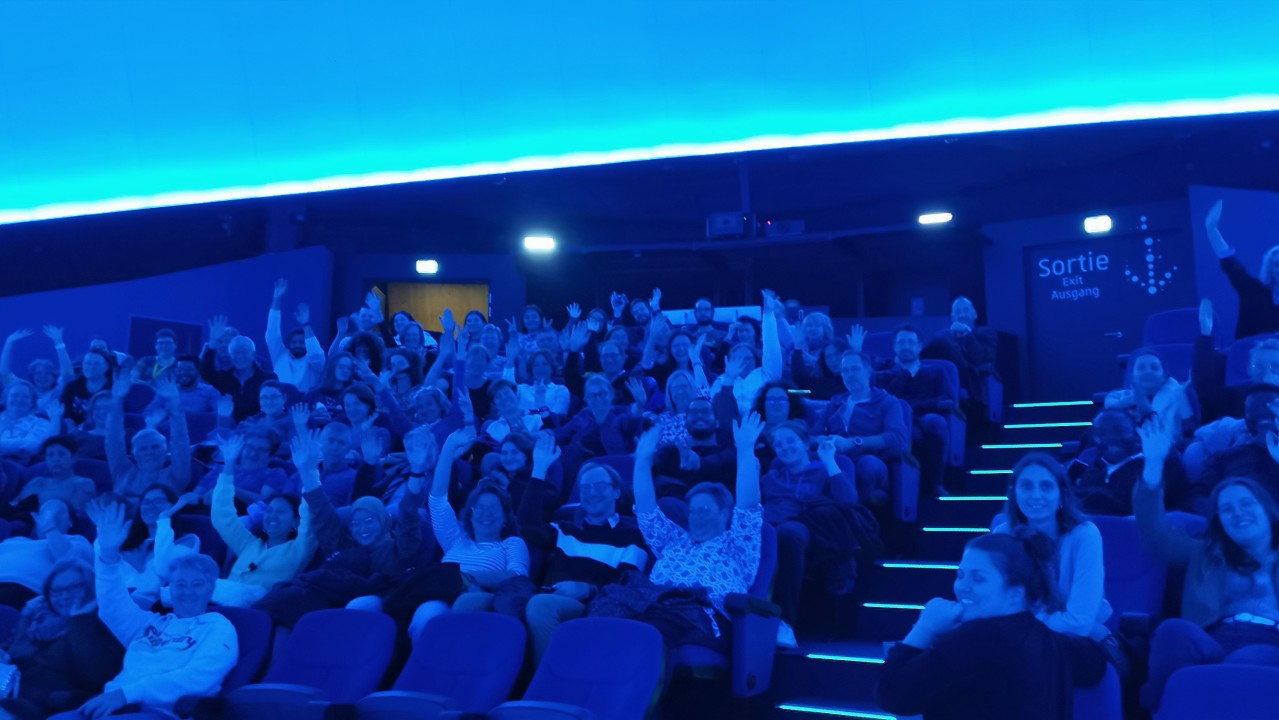 Une séance au planétarium de Strasbourg sous le thème de la cristallographie
